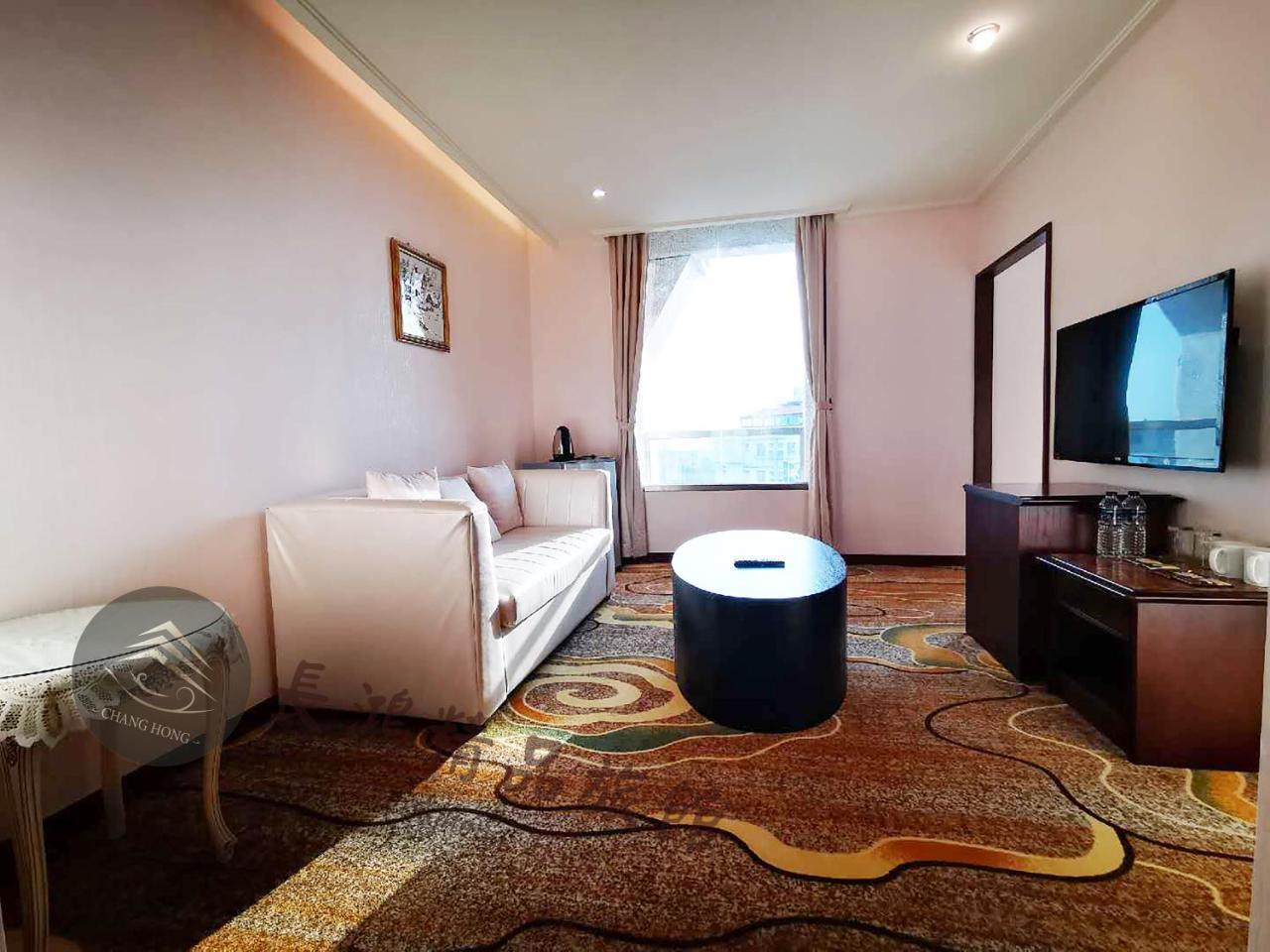 Chang Hong Hotel Jinning Buitenkant foto
