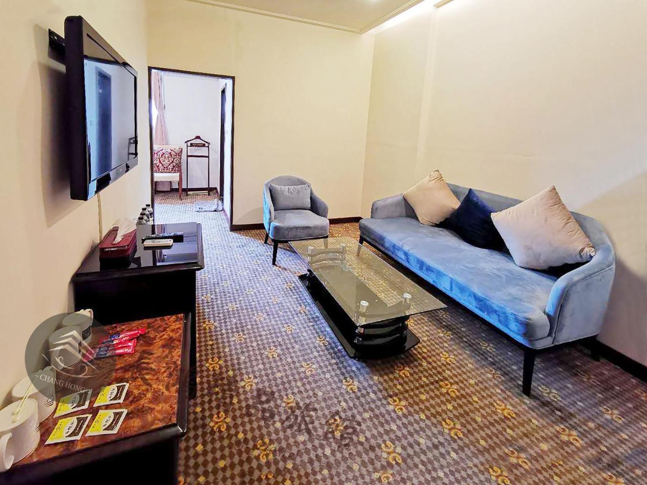 Chang Hong Hotel Jinning Buitenkant foto