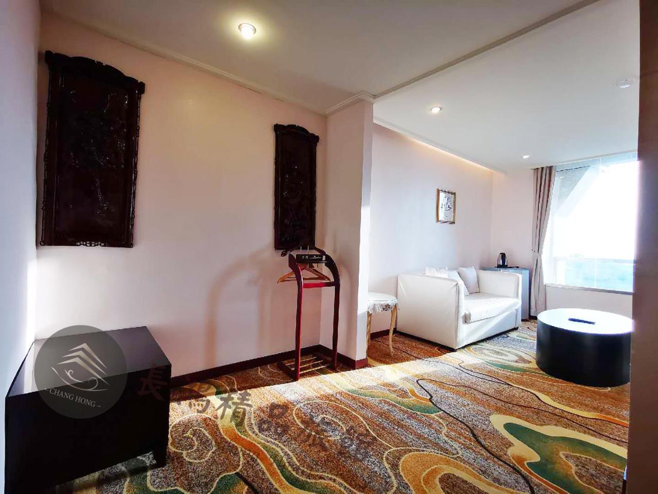 Chang Hong Hotel Jinning Buitenkant foto